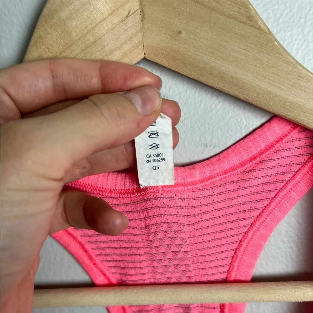 Lululemon Athletica Swiftly Tech Racerback Size 8 Yoga Bright Neon Pink Women's